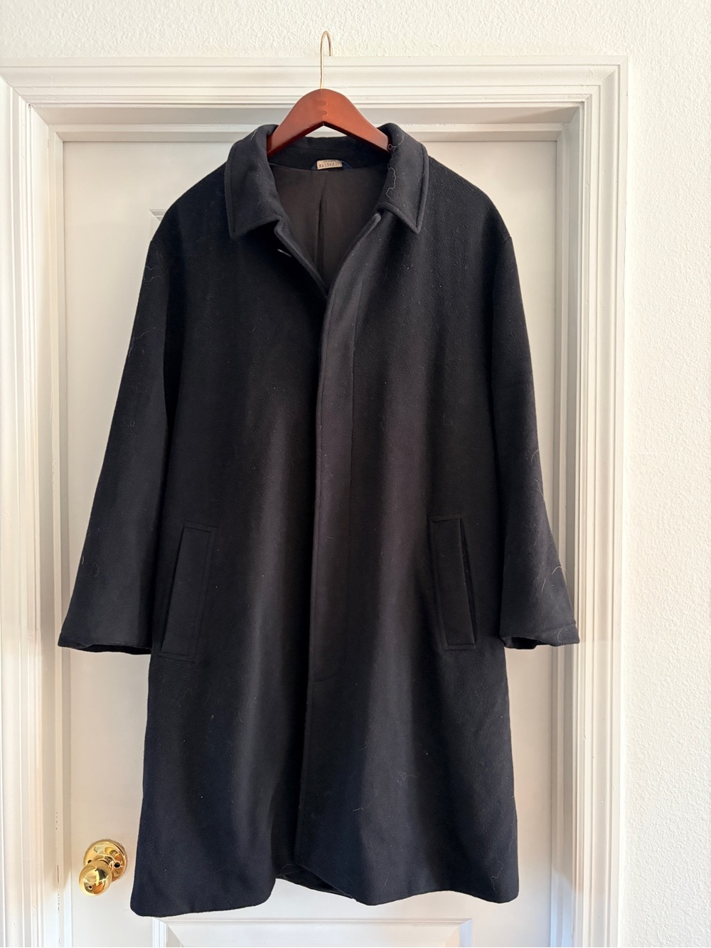 Brooks Brothers Men's Black Wool Overcoat - Brooks 346. Size 44 R